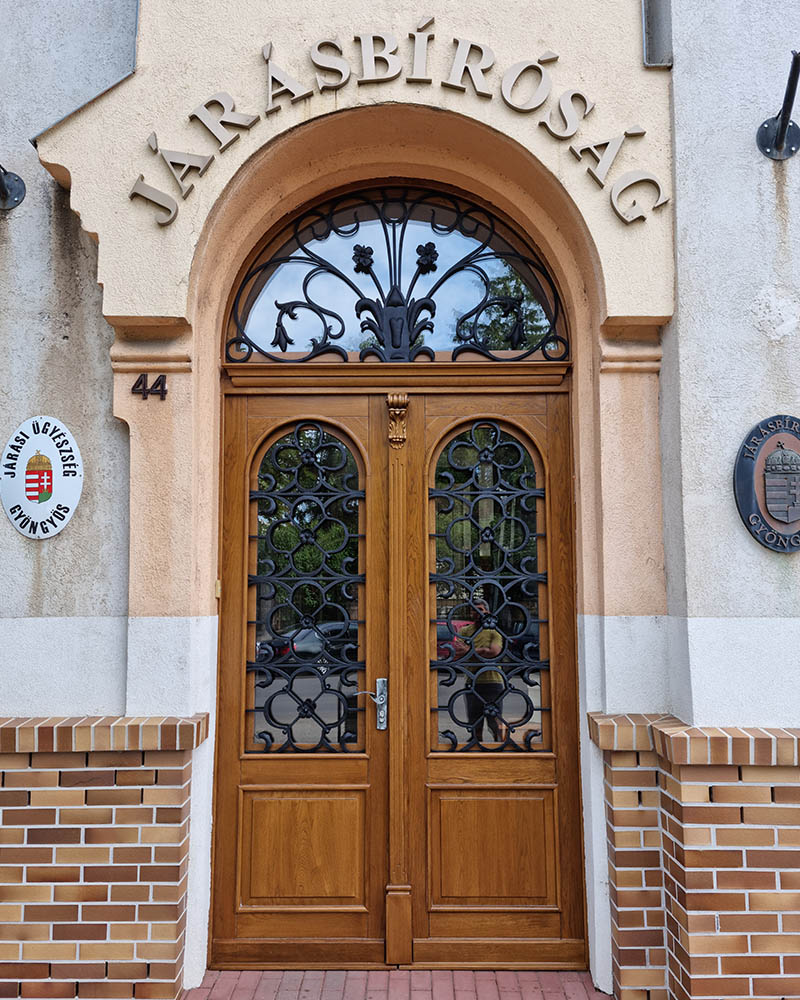 Műemlék jellegű kapu