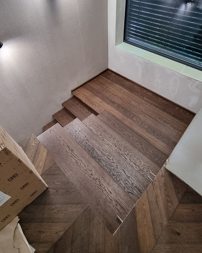 Egyedi falépcső kivitelezés